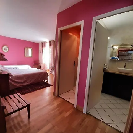 Vakantiehuis Champniers, 6 Pieces, 15 Personnes - Fr-1-653-54 Champniers (Charente)