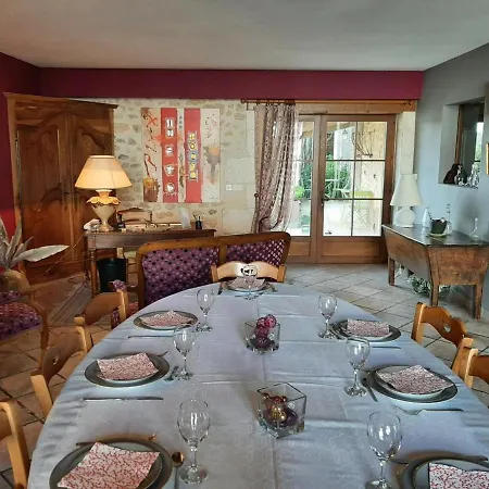 Vakantiehuis Champniers, 6 Pieces, 15 Personnes - Fr-1-653-54 *